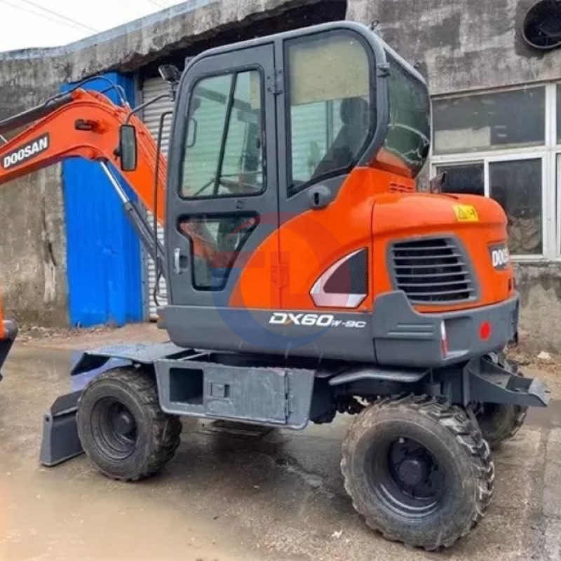 Mini Wheel Used Doosan Excavator DX60W-9C Second Hand 5700KG