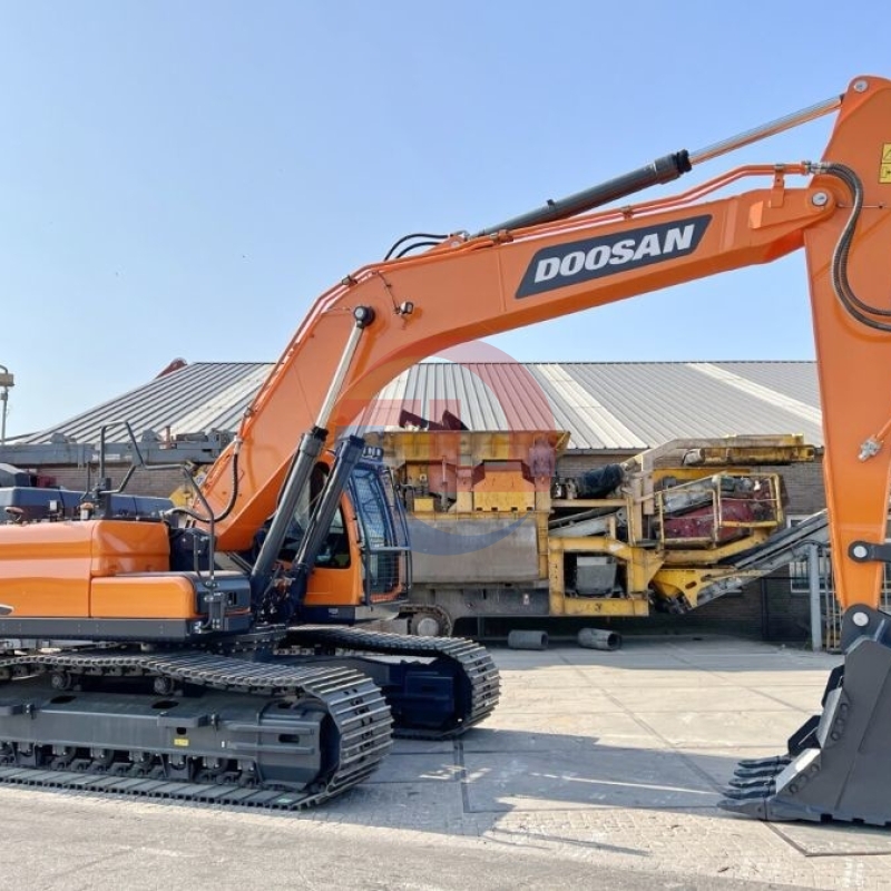 Dx300LC Used Doosan Excavator Equipment For Large Scale Construction
