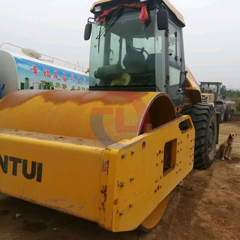 Shantui SR26M-3 26 Ton Vibratory Road Roller 140KW Weichai Engine