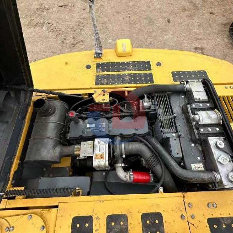 Midi Used Komatsu Excavator PC240-8 Urban Construction Machinery