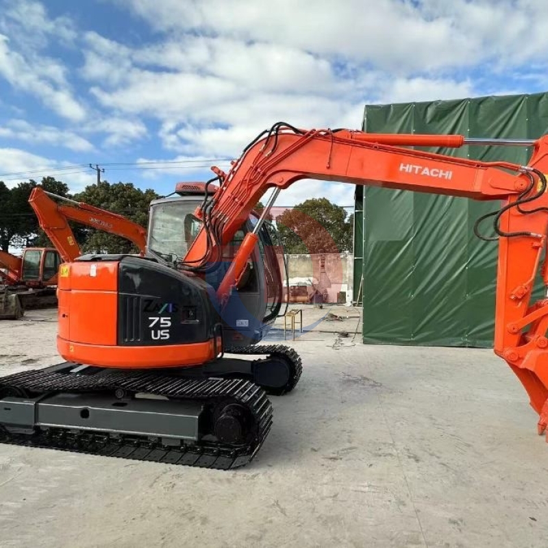 7 Ton Used Hitachi ZX75US-A Excavator Original Japan Mini Model