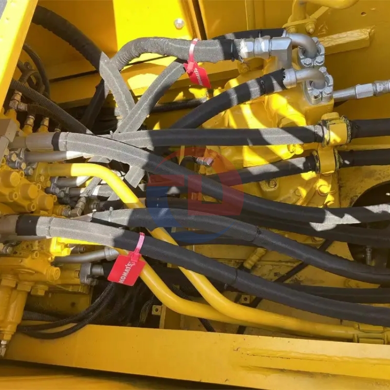 Japanese Hydraulic Used Komatsu PC200-8 Excavator Machine 2000KW 19Tonne