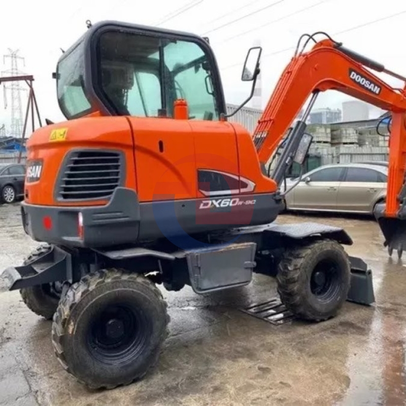 Mini Wheel Used Doosan Excavator DX60W-9C Second Hand 5700KG