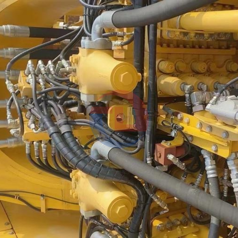 Original Second Hand Komatsu Excavator PC2000-8 Large Earth Moving Machinery