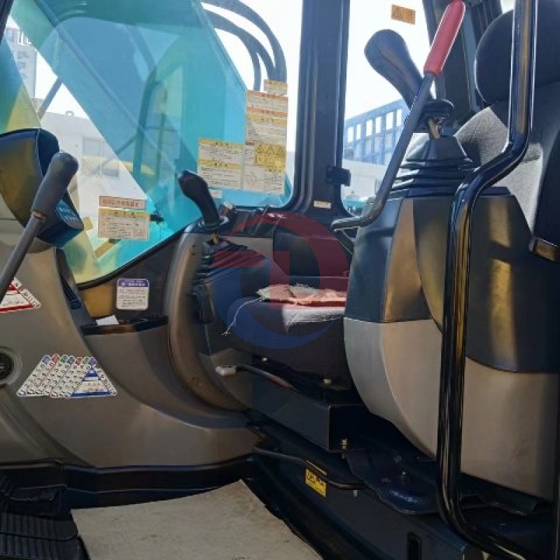 2000KW Large Turbocharged Used Kobelco Excavator SK135SR Crawler 13 Ton