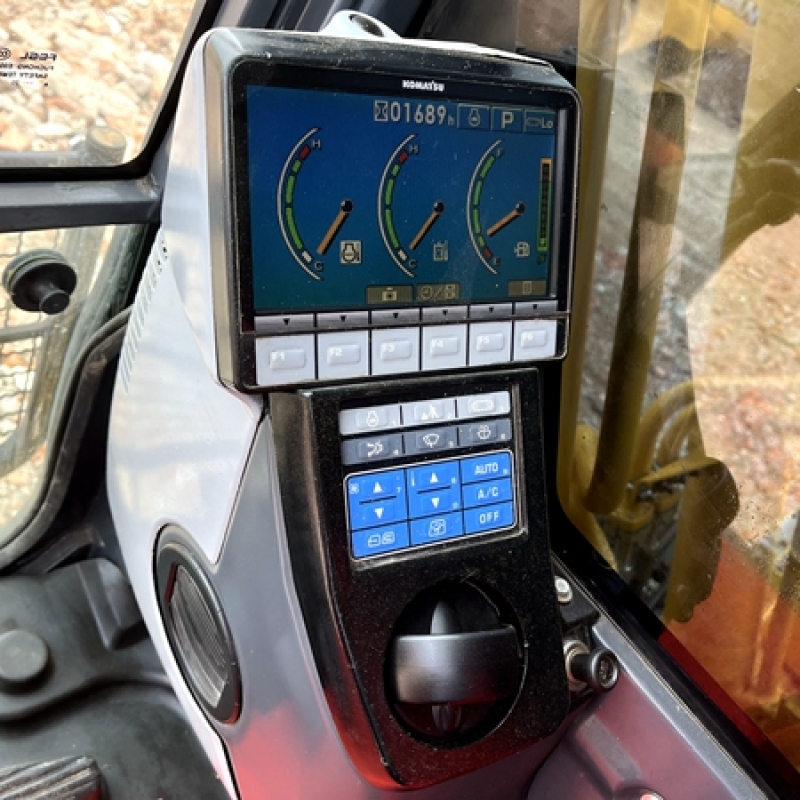 Japanese Hydraulic Used Komatsu PC200-8 Excavator Machine