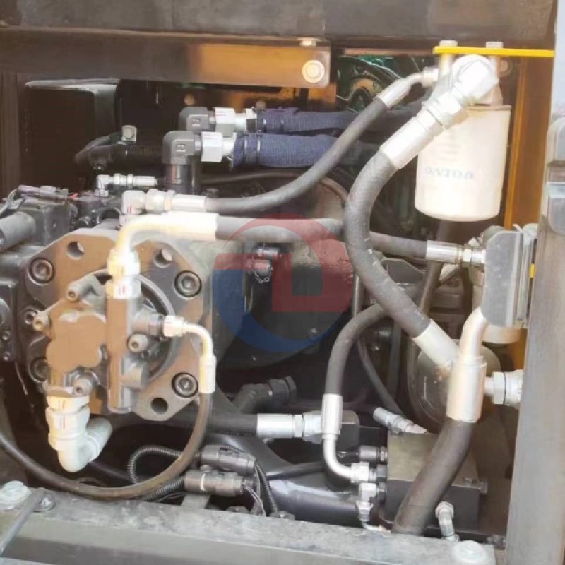 Used Digger on Sale Low Price Crawler Excavator Volvo EC140