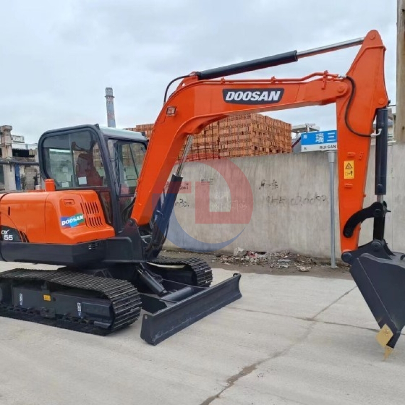 Yanmar Engine Used Doosan Excavator DX55 Micro Crawler Digger Secondhand