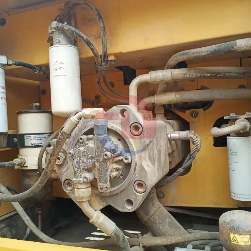 Good Price Second-hand Volvo 300 Excavator Used Excavator VOLVO EC300 Crawler Excavator