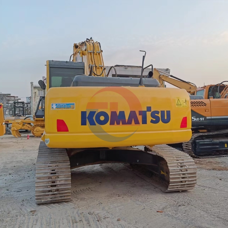 Japan Used Komatsu PC240 PC240-8 Medium Excavator 24ton Second Hand Komatsu 240 240-8 Earth Moving Digger Construction Machinery