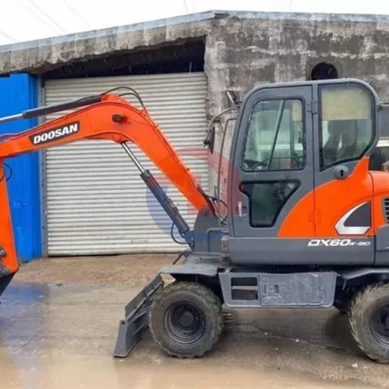 Mini Wheel Used Doosan Excavator DX60W-9C Second Hand 5700KG