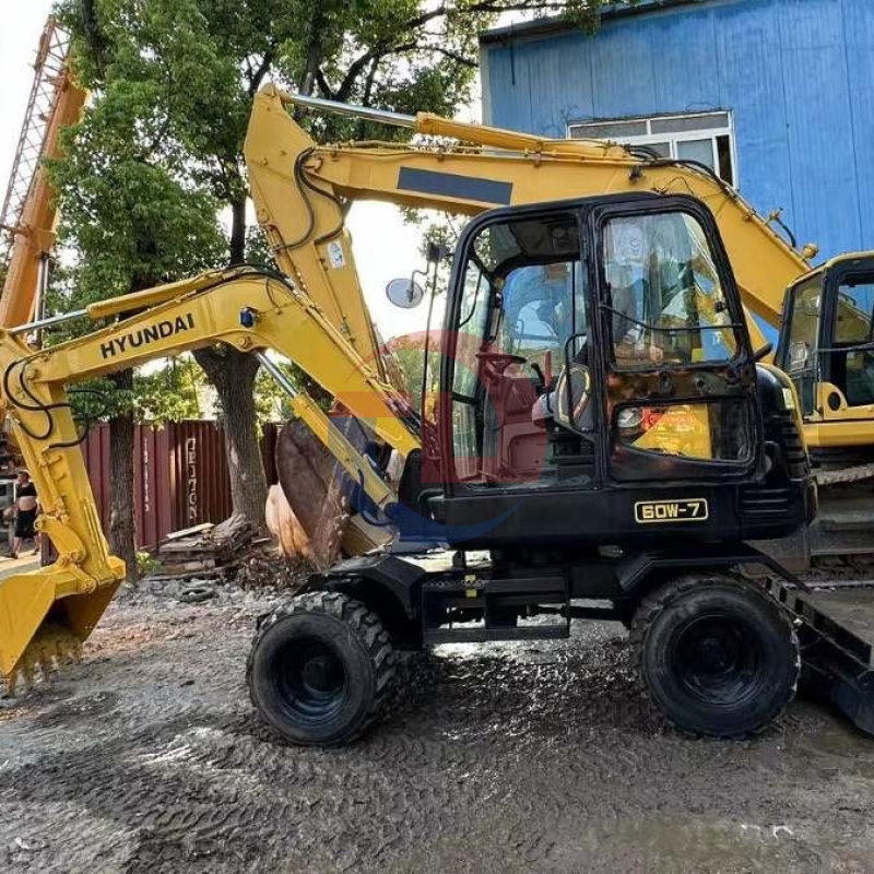 Original Hyundai R60w-7 Pre Owned Mini Excavator Used Wheel Digger 6 Ton