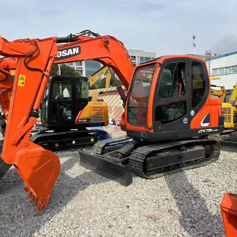 Powerful second-hand 7ton wheeled crawler DX75 excavator for sale