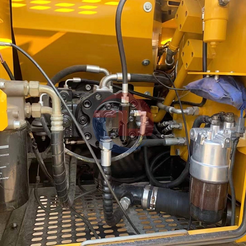 Used Sany SY135C Hydraulic Small Excavator Trackhoe Crawler Digger for cheap sale