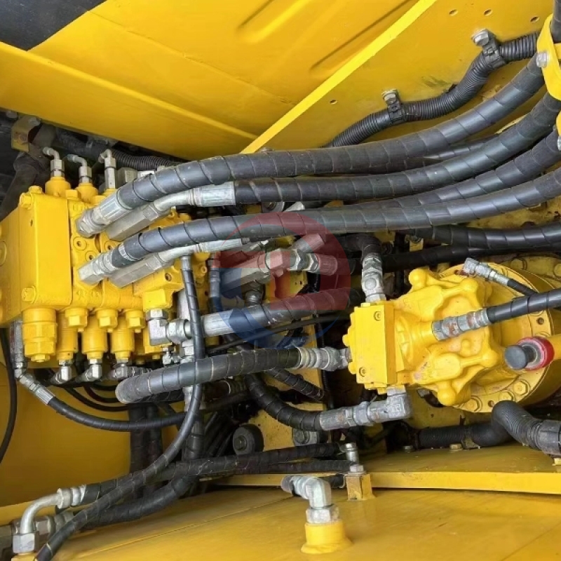 Used komatsu PC110 Original Japan 11Ton High Work Efficiency and Low Working Hours Middle Digger Imported From Japan