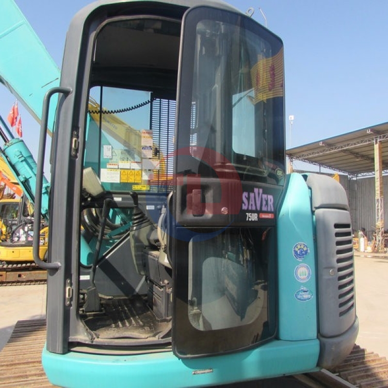 used digger excavator Kobelco SK75 secondhand 7.5ton excavator for sale
