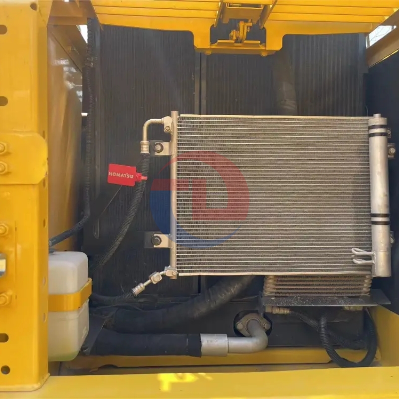 Japanese Hydraulic Used Komatsu PC200-8 Excavator Machine 2000KW 19Tonne