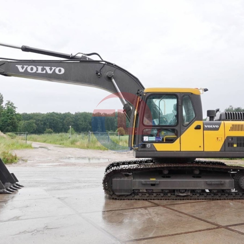 Used Volvo EC200D Excavator Earth Moving Equipment High Performance