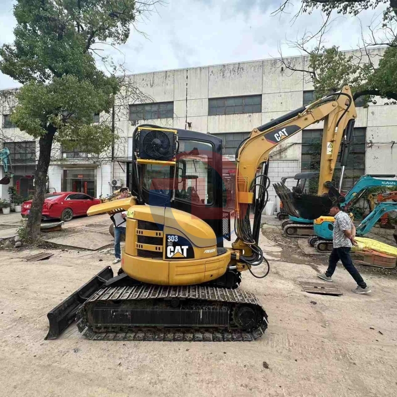 3150KG Caterpillar 303 Mini Used Excavator Second Hand Micro Digger