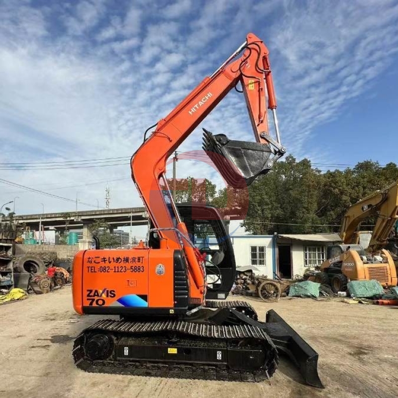 Repossessed Old Hitachi Mini Excavator Zx70 Construction Machinery