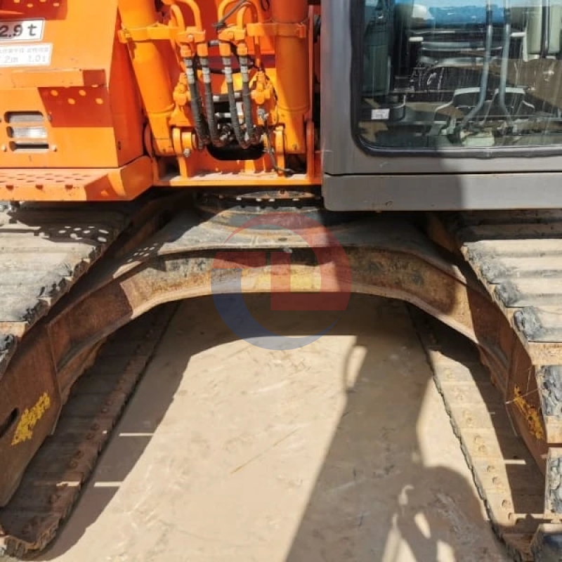 Little Working Hours Used Cheap Hitachi 135 Excavator