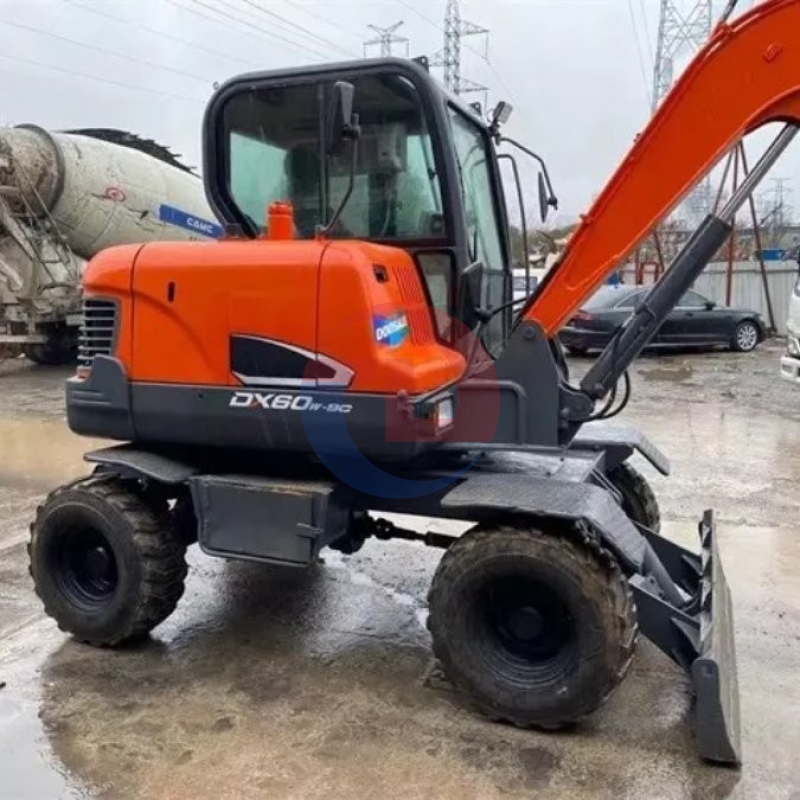 Mini Wheel Used Doosan Excavator DX60W-9C Second Hand 5700KG