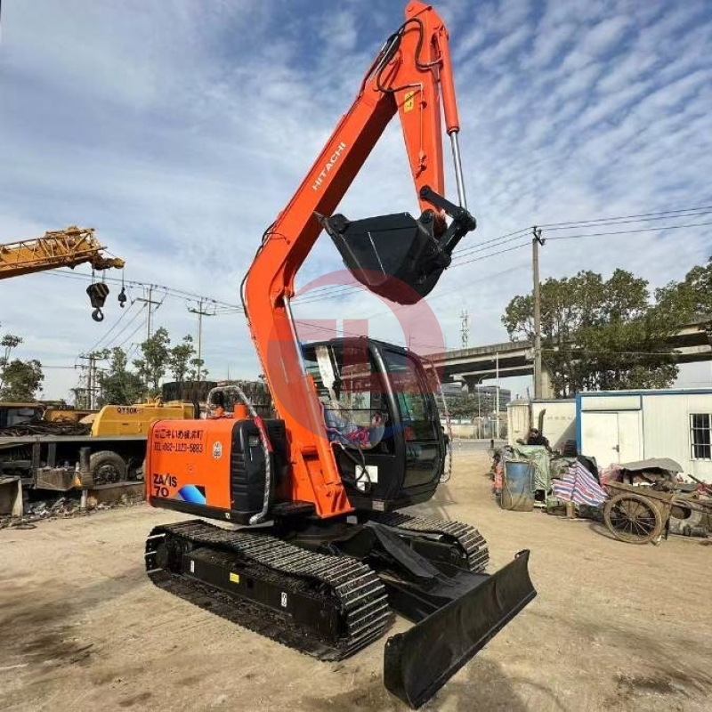 Repossessed Old Hitachi Mini Excavator Zx70 Construction Machinery