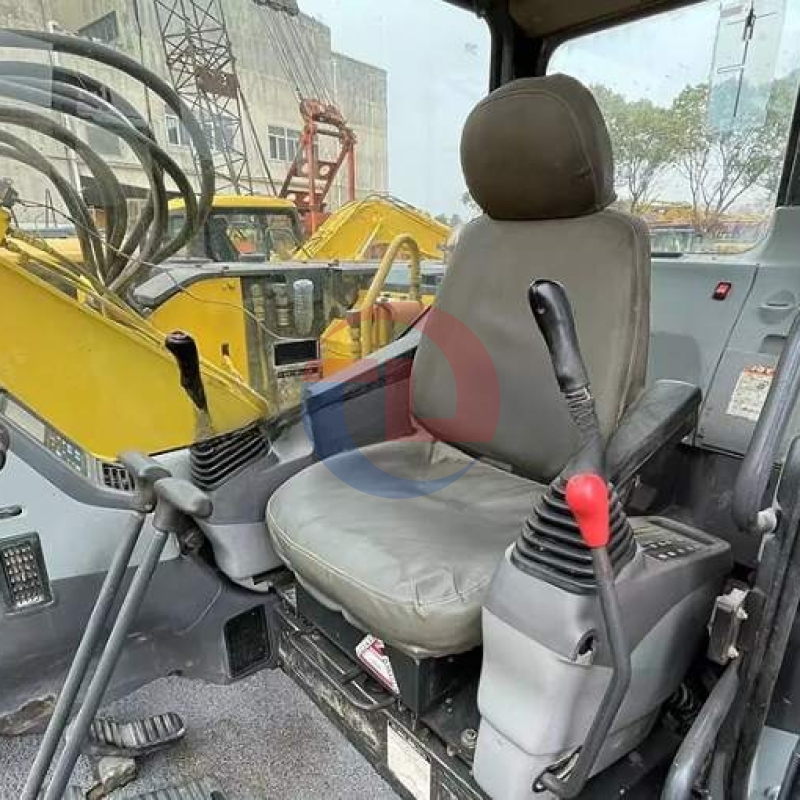 Japan Used Large Excavators Secondhand Komatsu PC138US Crawler