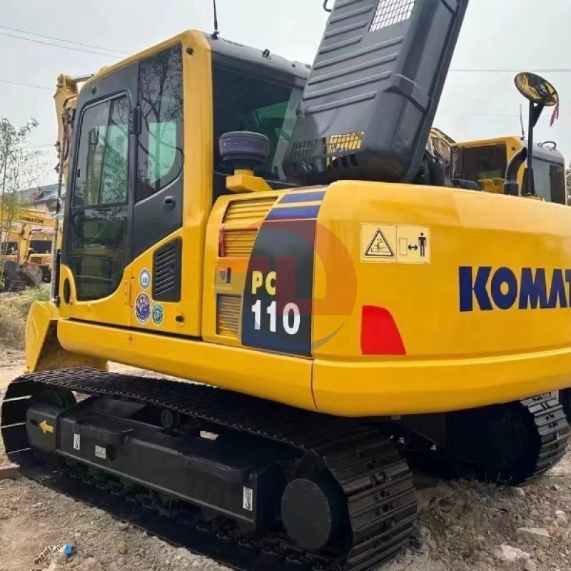 Used komatsu PC110 Original Japan 11Ton High Work Efficiency and Low Working Hours Middle Digger Imported From Japan
