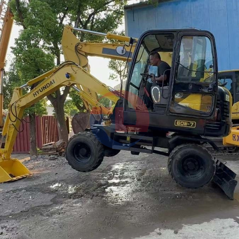 Original Hyundai R60w-7 Pre Owned Mini Excavator Used Wheel Digger 6 Ton