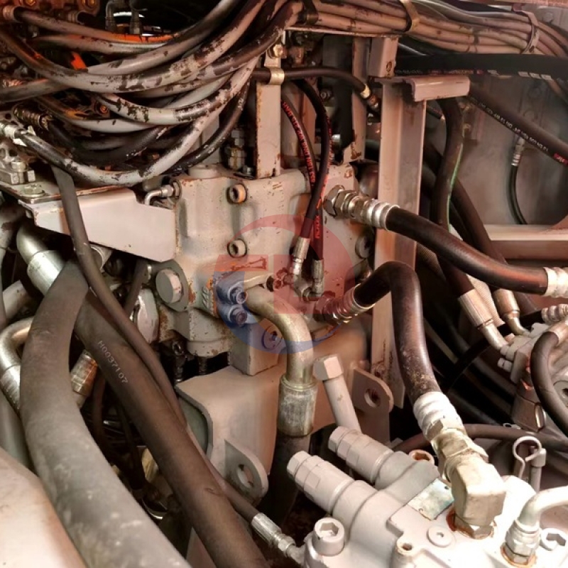 Construction Machinery Mining Mining Using a Second-hand Large Excavator Hitachi ZX670 Hitachi Excavator for Sale