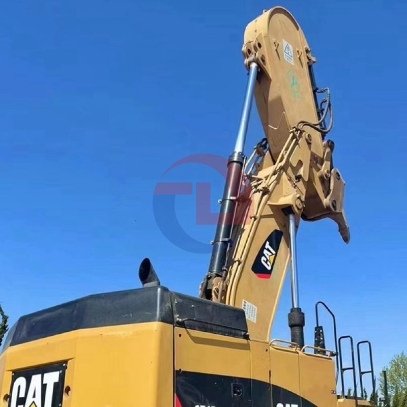 Used CAT Heavy Equipment Crawler Excavator 374d  Digger for Sale