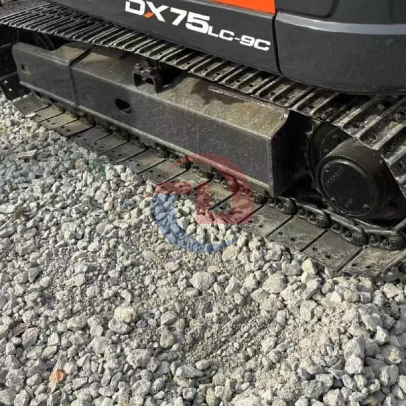 Powerful second-hand 7ton wheeled crawler DX75 excavator for sale