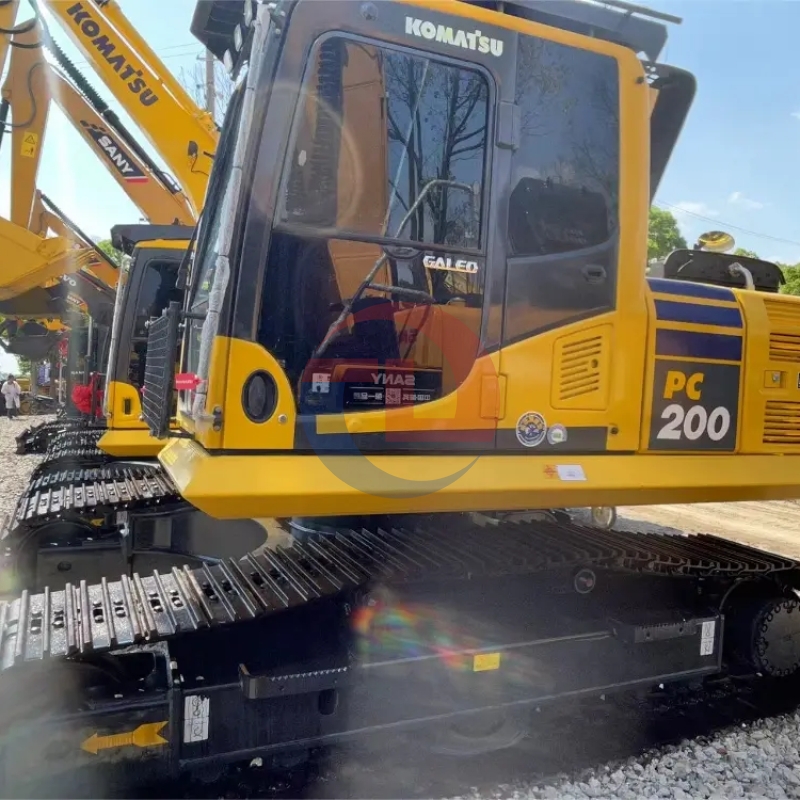 Japanese Hydraulic Used Komatsu PC200-8 Excavator Machine 2000KW 19Tonne