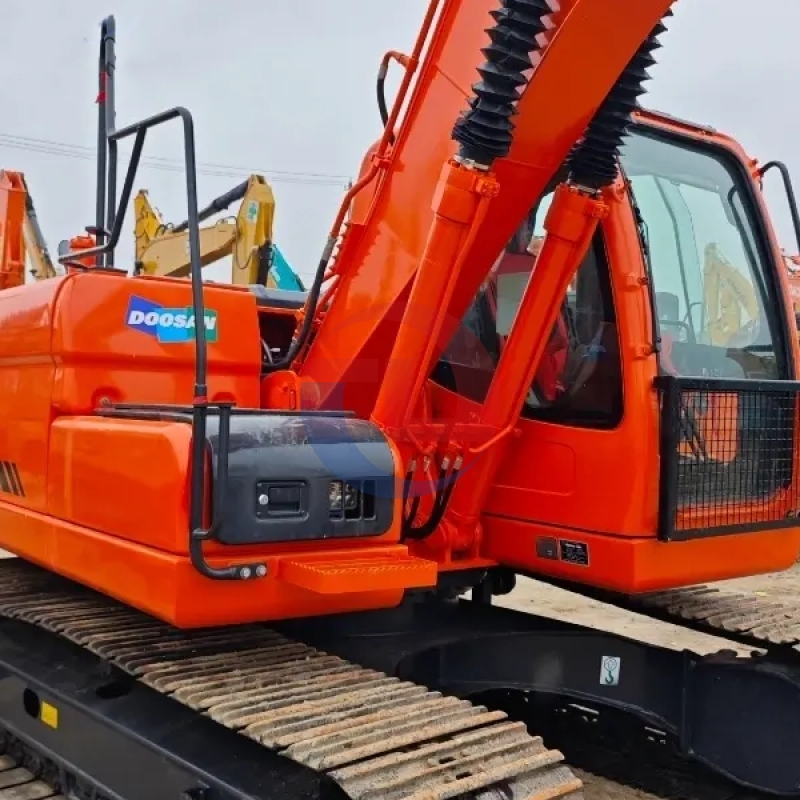 Doosan 15ton DX150 Almost New large crawler excavator made in Korea for sale with fair price
