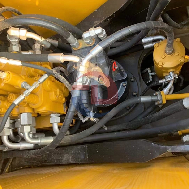 Used Sany SY135C Hydraulic Small Excavator Trackhoe Crawler Digger for cheap sale