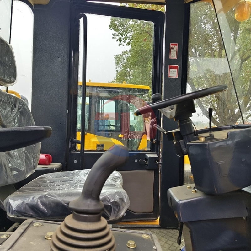 HIGH QUALITY and CHEAP PRICE  Used LiuGong 856 Wheel Loader for sale