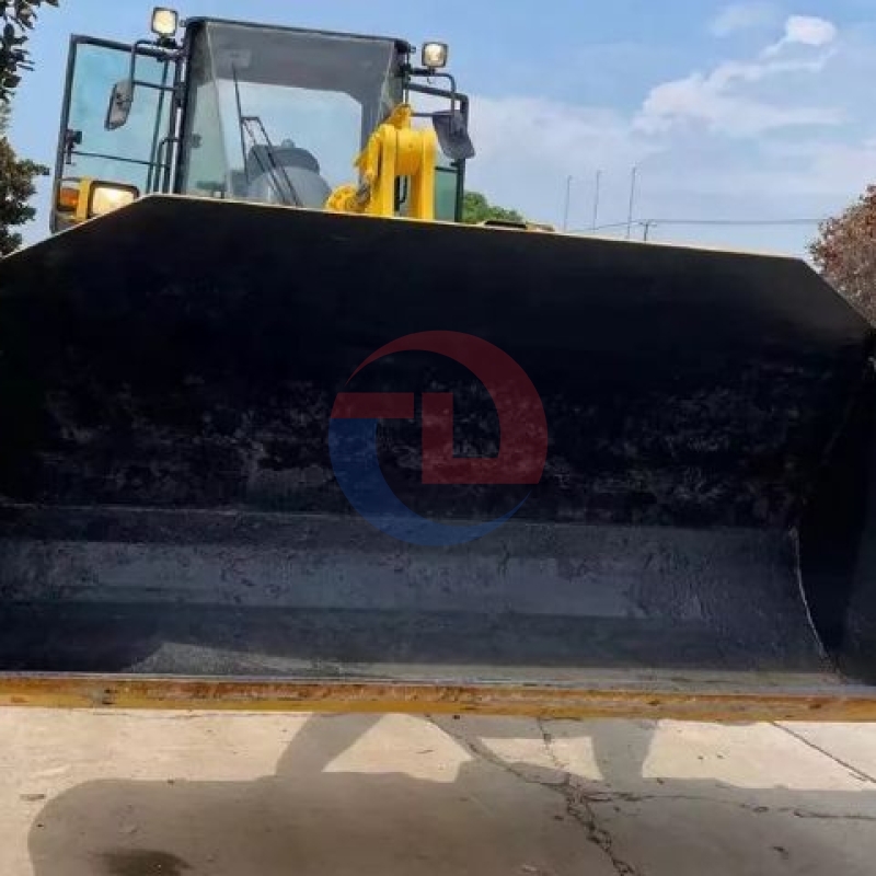 Komatsu WA320 Used Front Loader Wheel Loaders Construction Machinery 4000KG