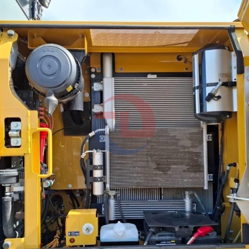 High Quality Low in Price CAT 318D 318E 318FL Mini Working Used Original JAPAN Excavator